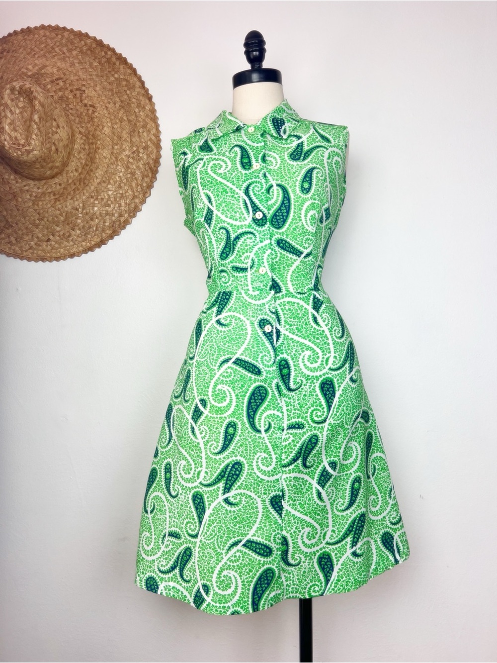 1960’s Vintage Sleeveless Green & Navy Blue Paisley Crepe A-line Shirt Dress M